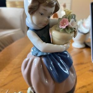 LLadro "Spring is Here" Statue